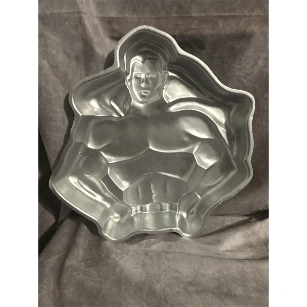 Superman Aluminum Cake Pan #502-1212 DC Comics‎ circa 1977 by Wilton